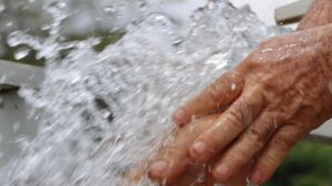 Abastecerse y preservar el agua: una prioridad en medio de la crisis energética que atraviesa el país