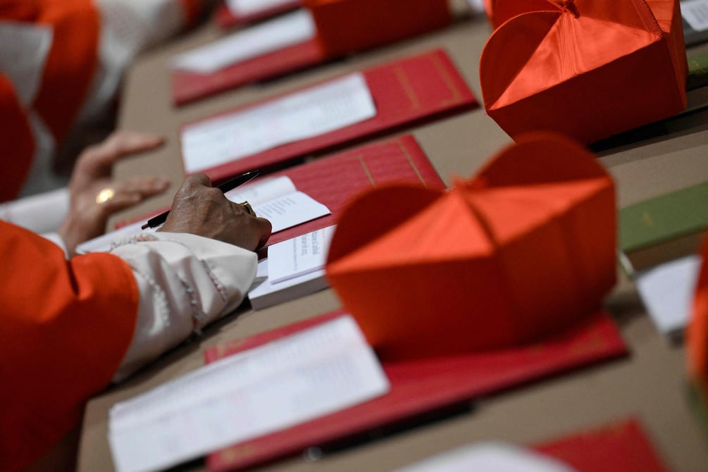 Cónclave para elegir al nuevo papa En Vivo: Horarios de las votaciones y de las fumatas del cónclave