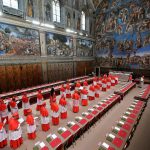 Cónclave: se cerraron las puertas de la Capilla Sixtina y los cardenales comienzan a votar por el nuevo papa