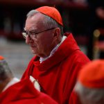 ‘Felicidades por partida doble’: el comentario susurrado al oído del cardenal Parolin que desató rumores en el Vaticano